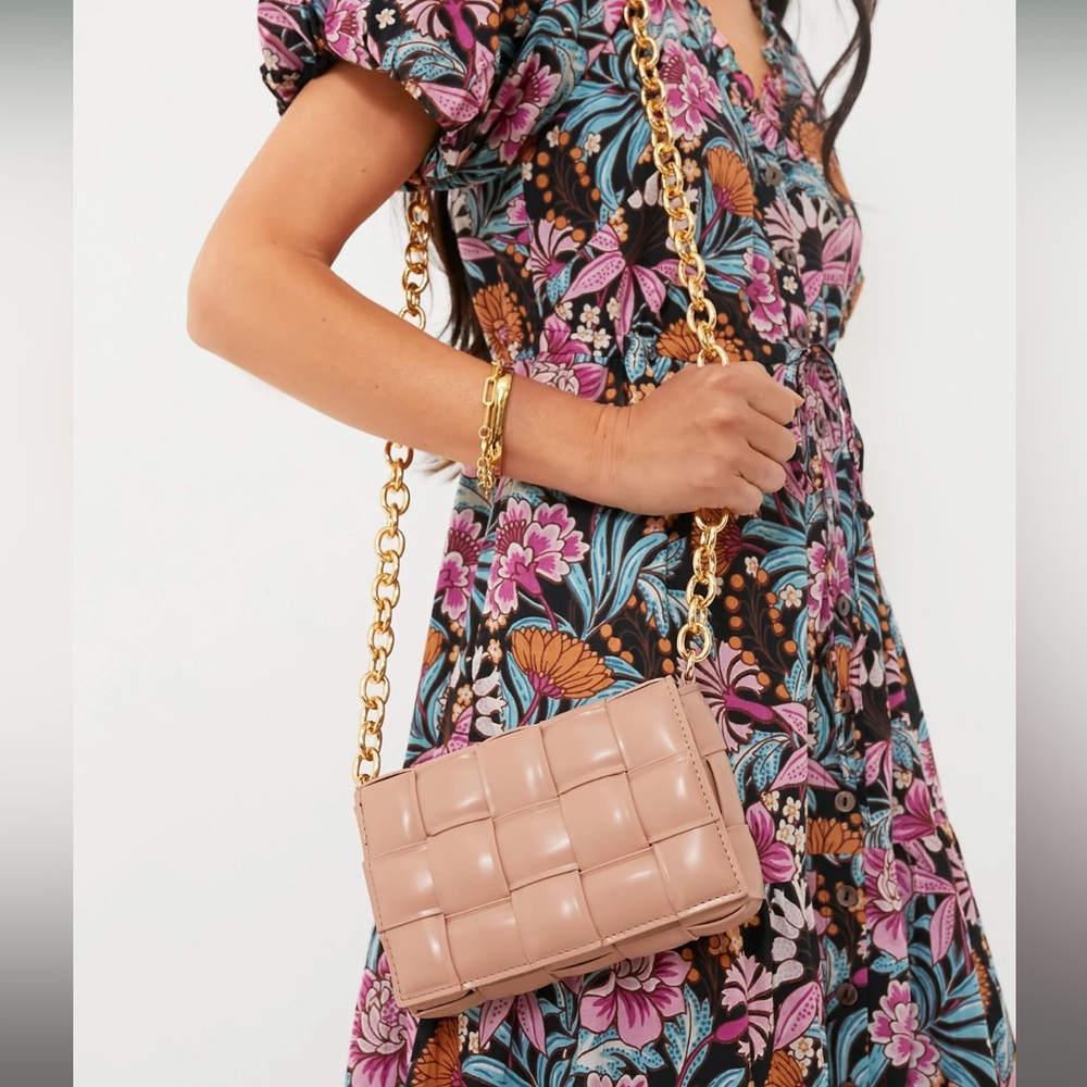 Woven Holden Bag by Urban Expressions 🩰